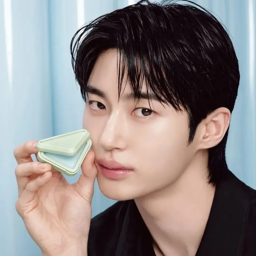 A moment captured by a fan of Byeon Wooseok