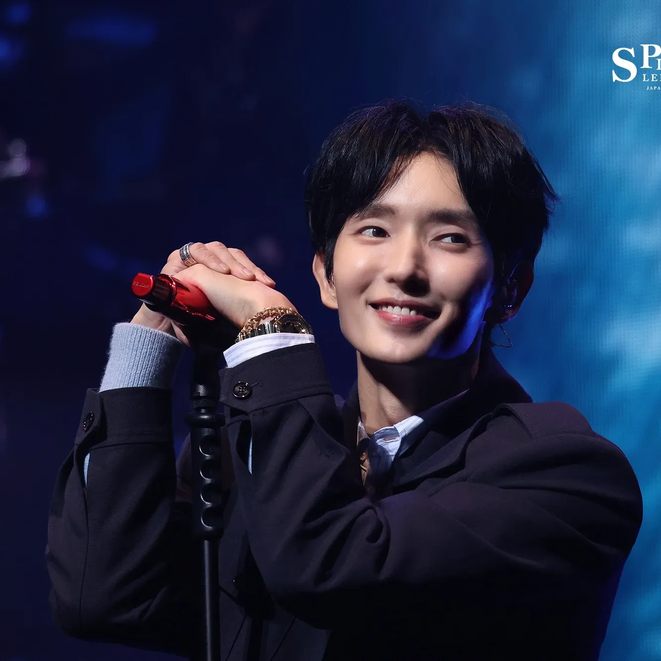 Behind-the-scenes cut of Lee Joongi