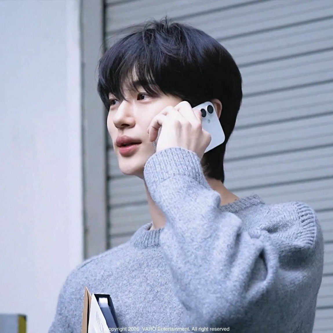 Behind-the-scenes cut of Byeon Wooseok