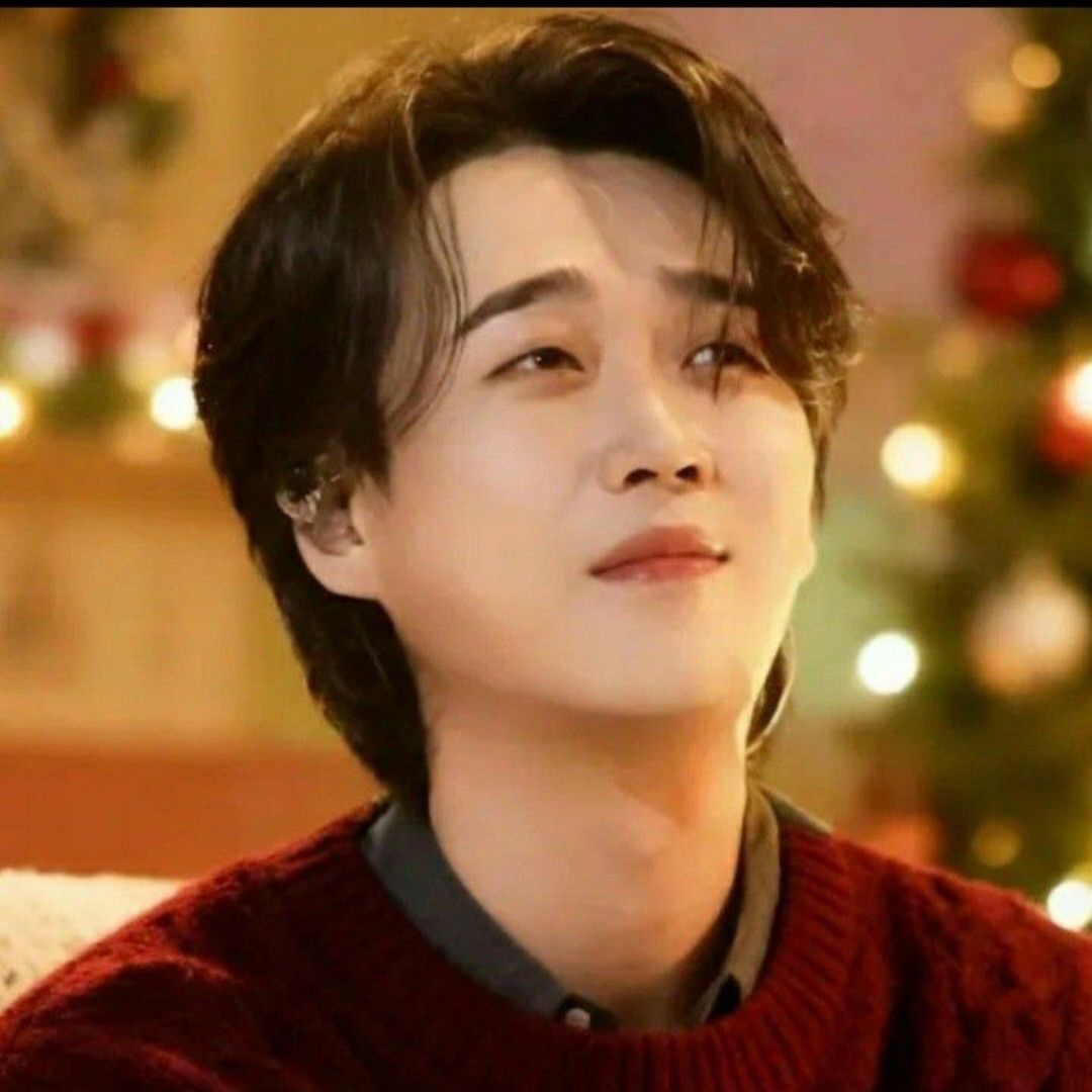 Behind-the-scenes cut of Hwang Youngwoong