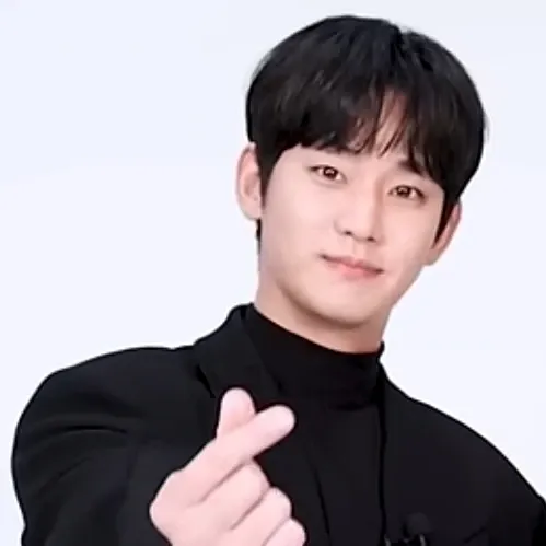 Behind-the-scenes cut of Kim Soohyun