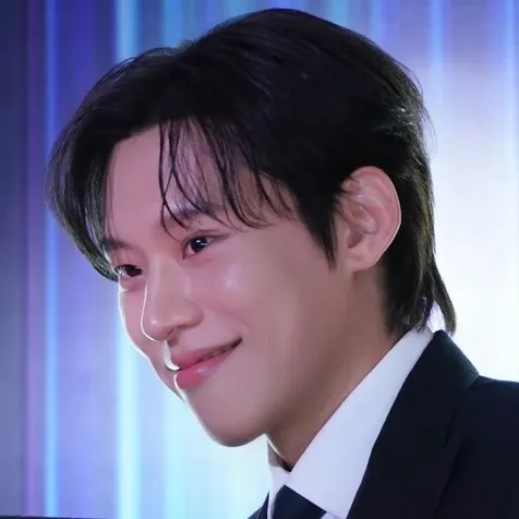 Recent activity shot of Kim Sungcheol