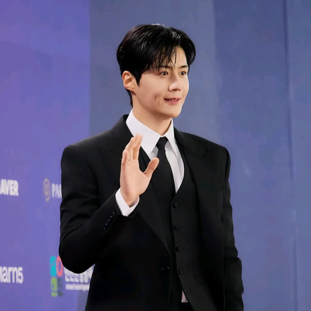 김선호 최근 활동샷