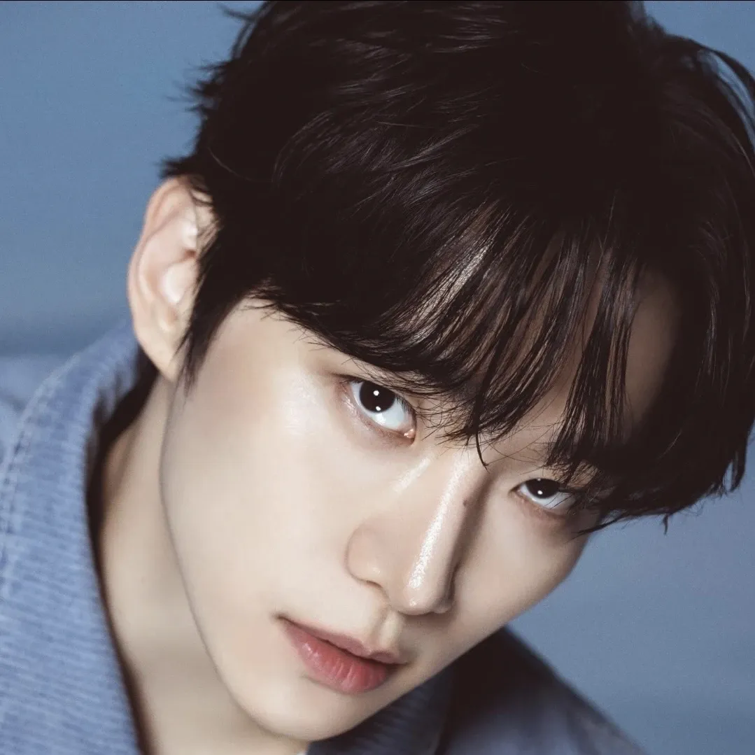 Behind-the-scenes cut of Lee Junho