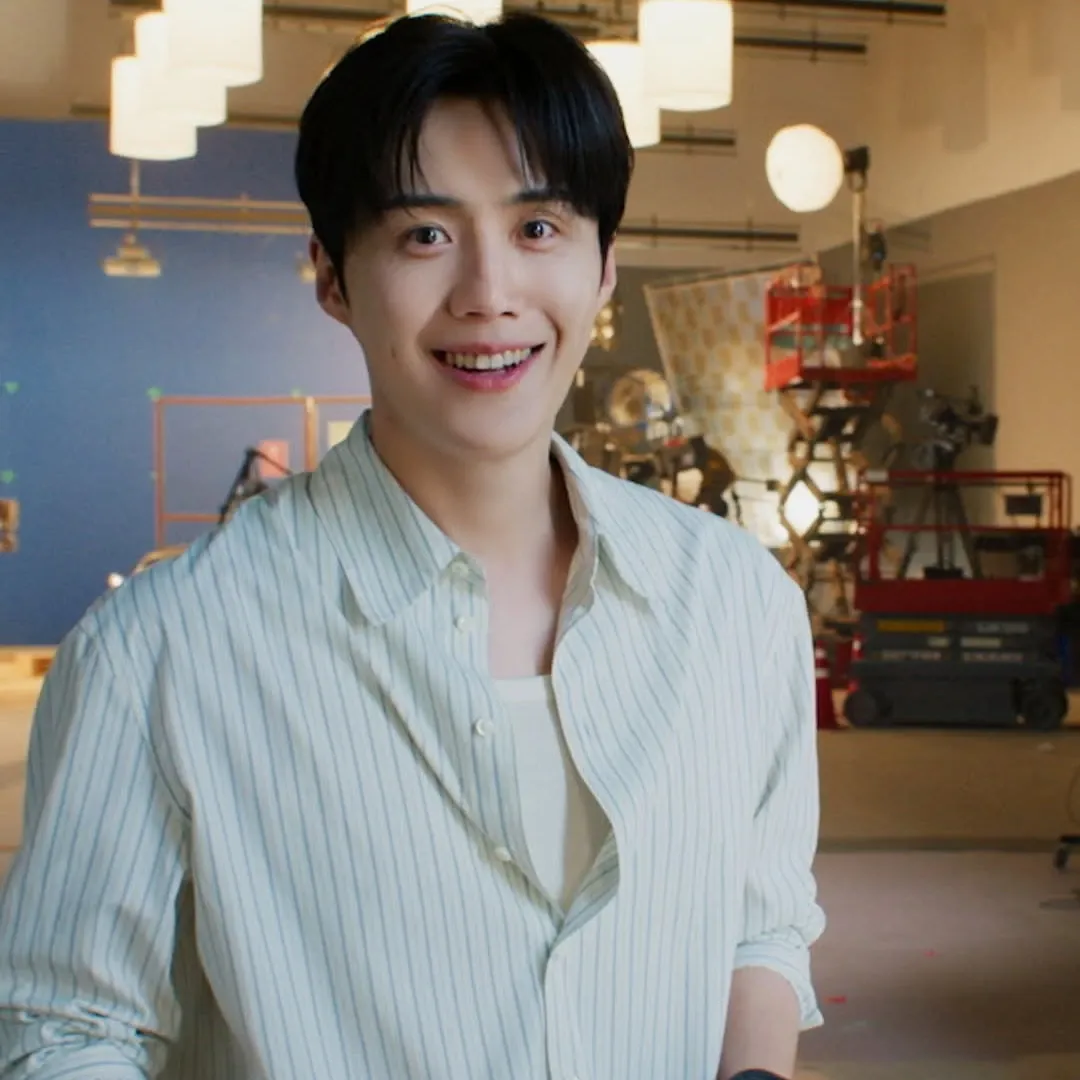 Behind-the-scenes cut of Kim Seonho