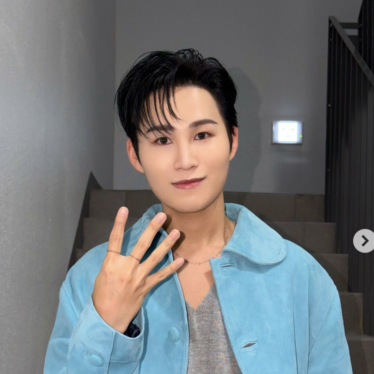 金熙栽的最新照片