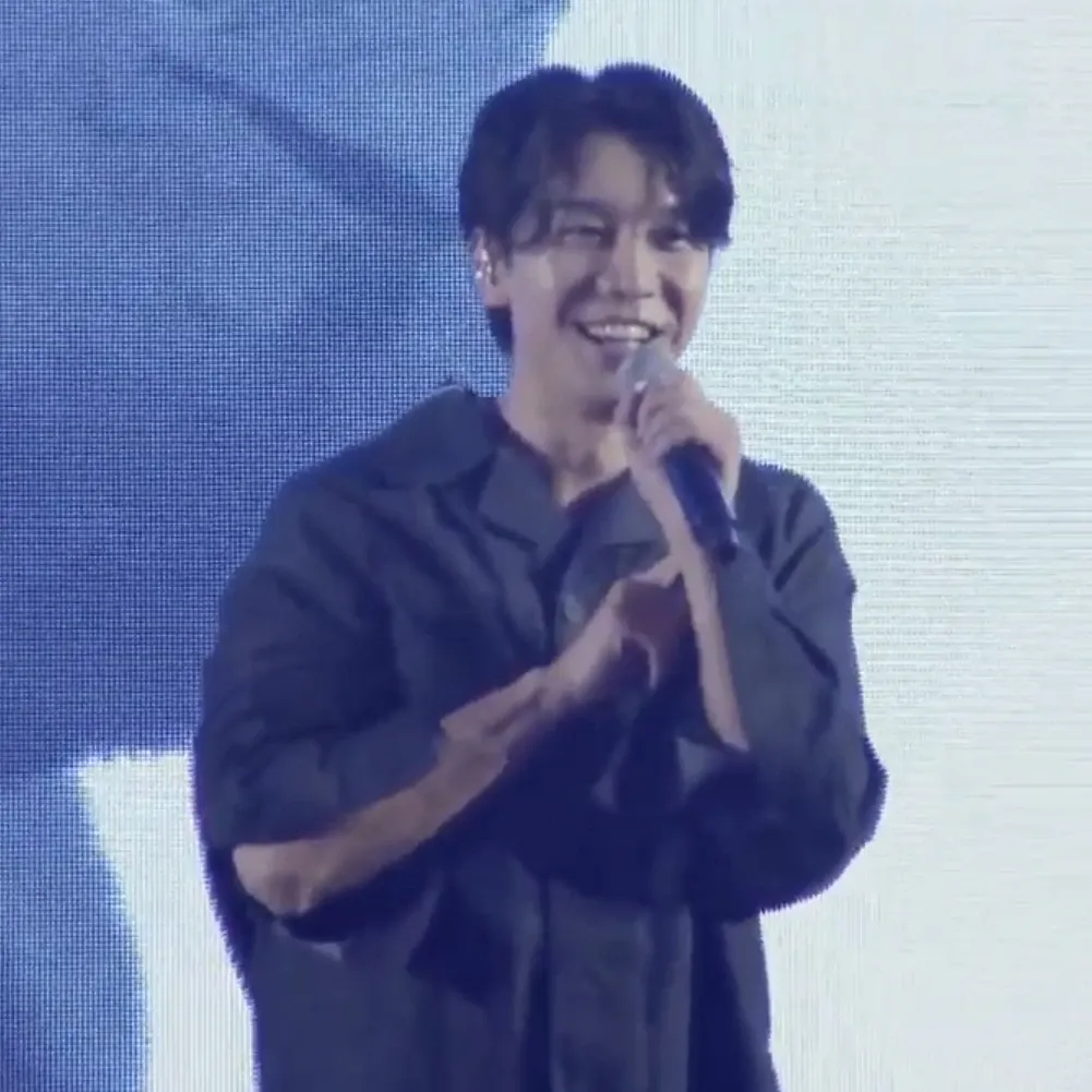 Momen yang diabadikan oleh penggemar Lee Seunggi