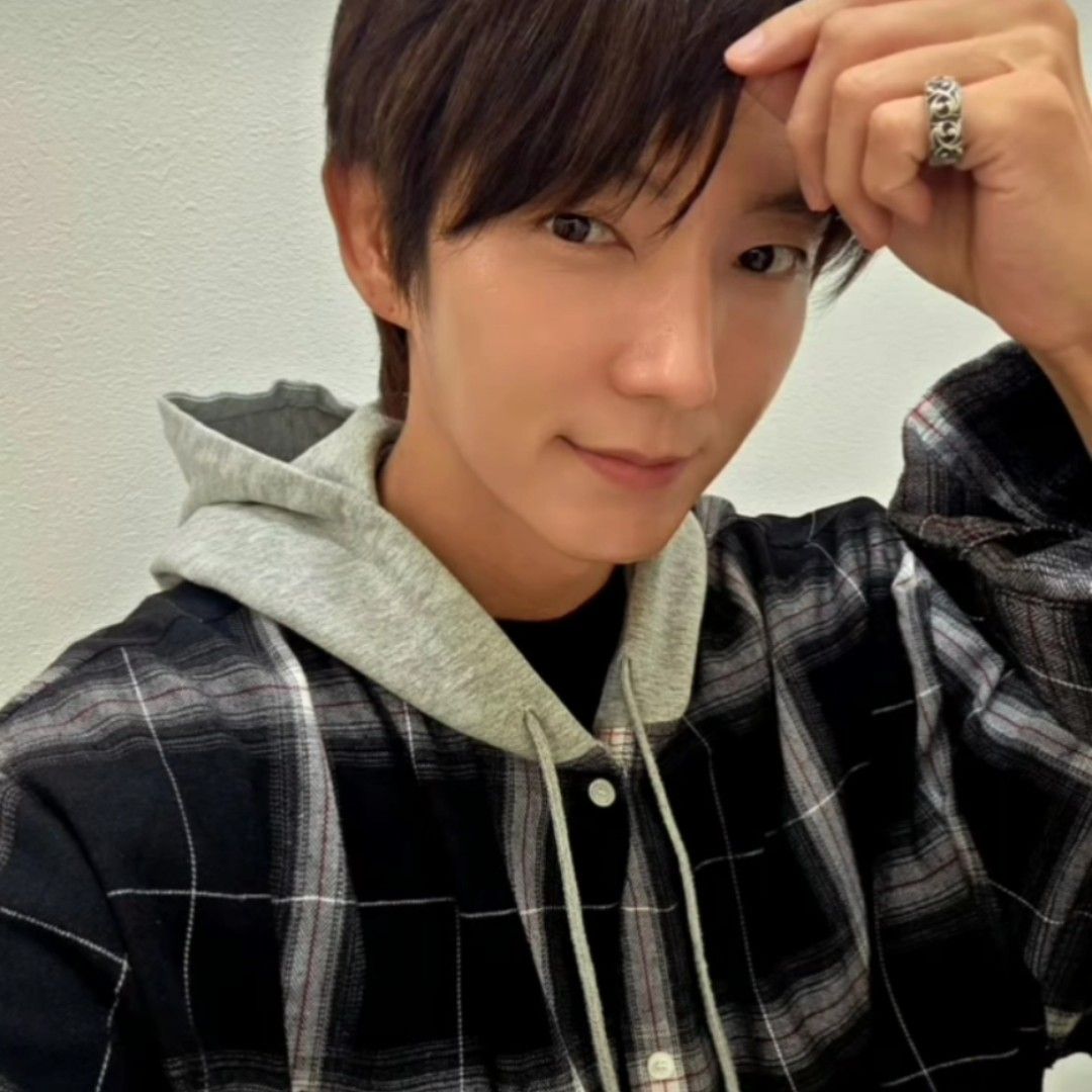 Behind-the-scenes cut of Lee Joongi