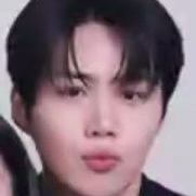 Behind-the-scenes cut of Kim Seonho