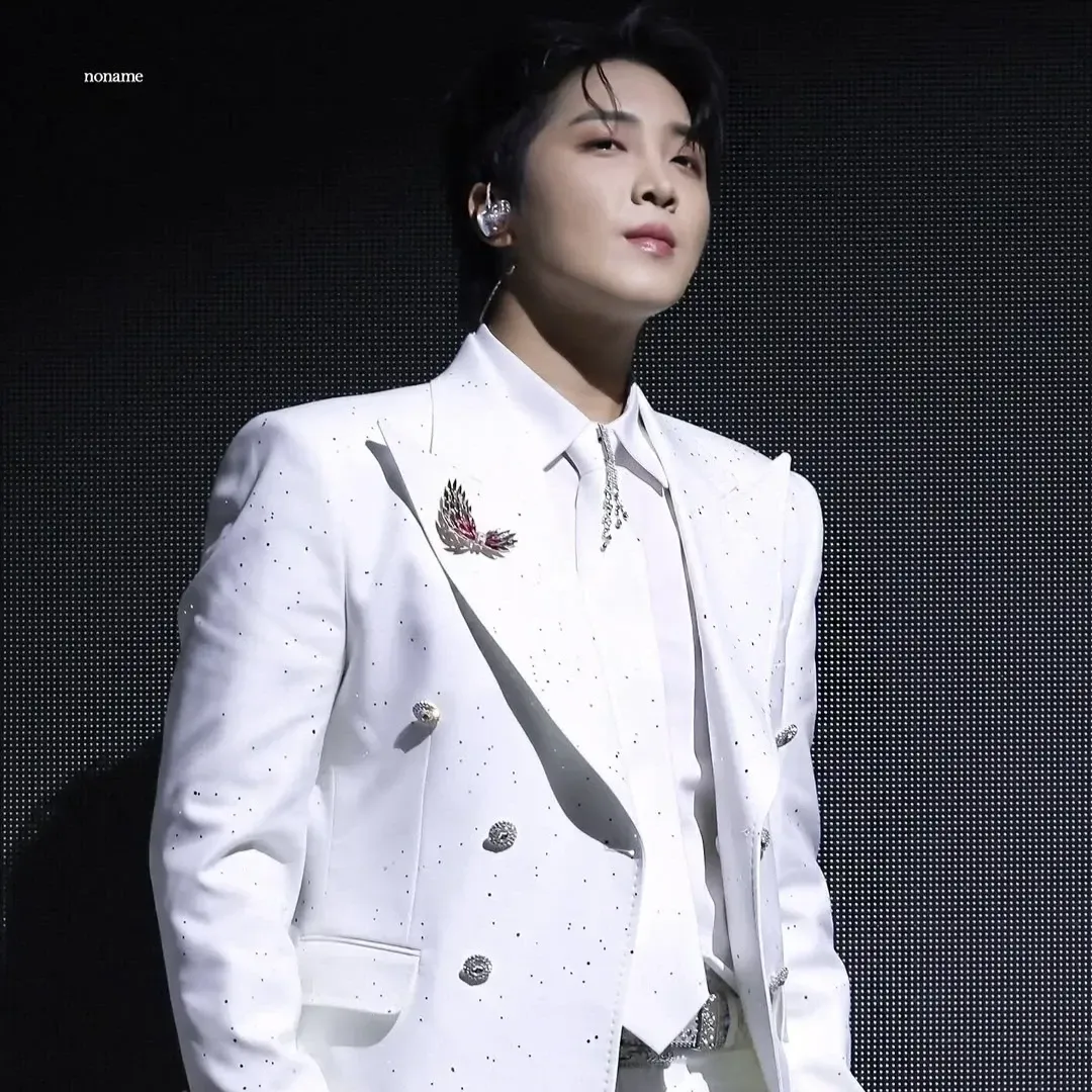Behind-the-scenes cut of Hwang Yunsung