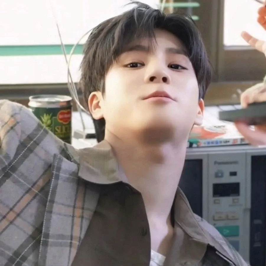 Cuplikan di balik layar dari Jeong Dongwon