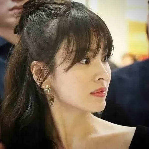 Recent activity shot of Song Hyekyo