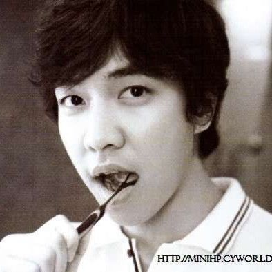 Foto terbaru dari Lee Seunggi