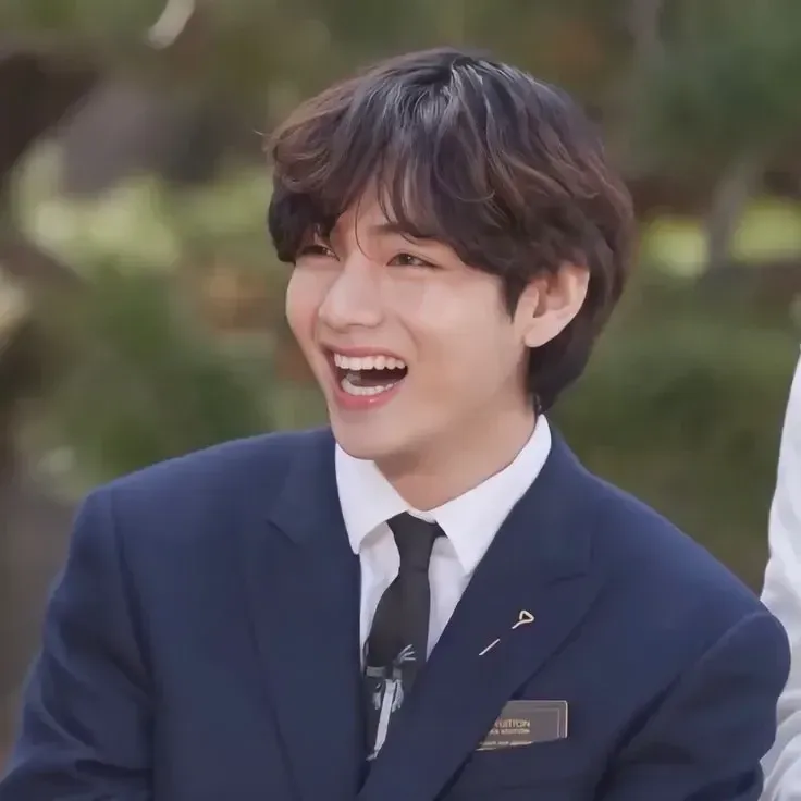 Recent activity shot of Kim Taehyung (V)