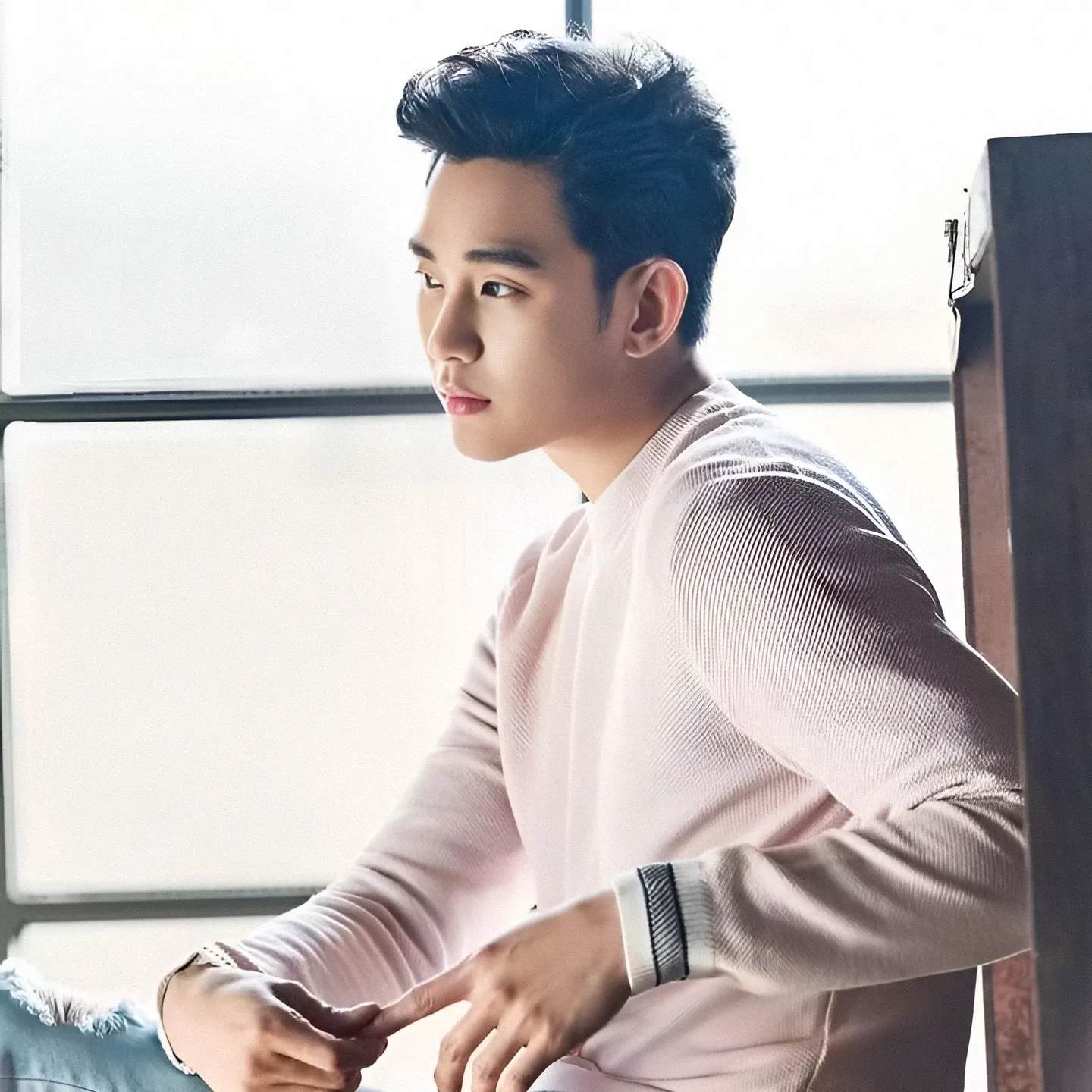 A moment captured by a fan of Kim Soohyun