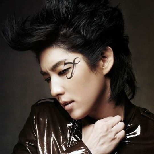 Behind-the-scenes cut of Lee Joongi