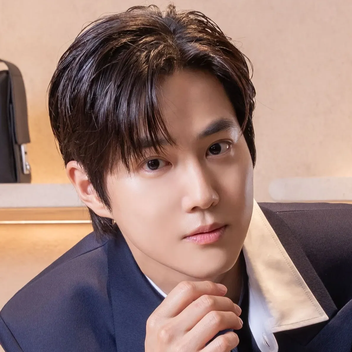 Behind-the-scenes cut of Suho