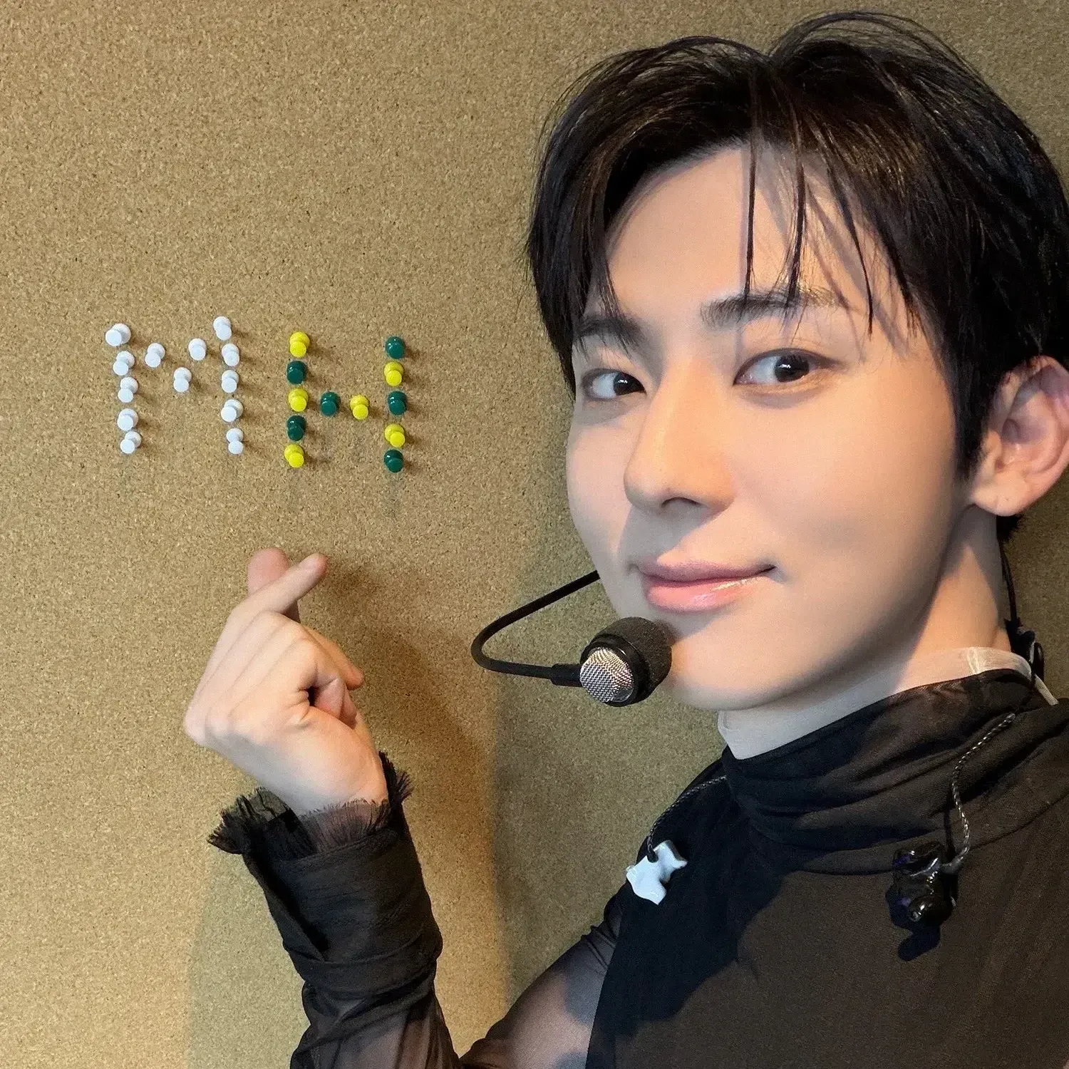 Behind-the-scenes cut of Hwang Minhyun