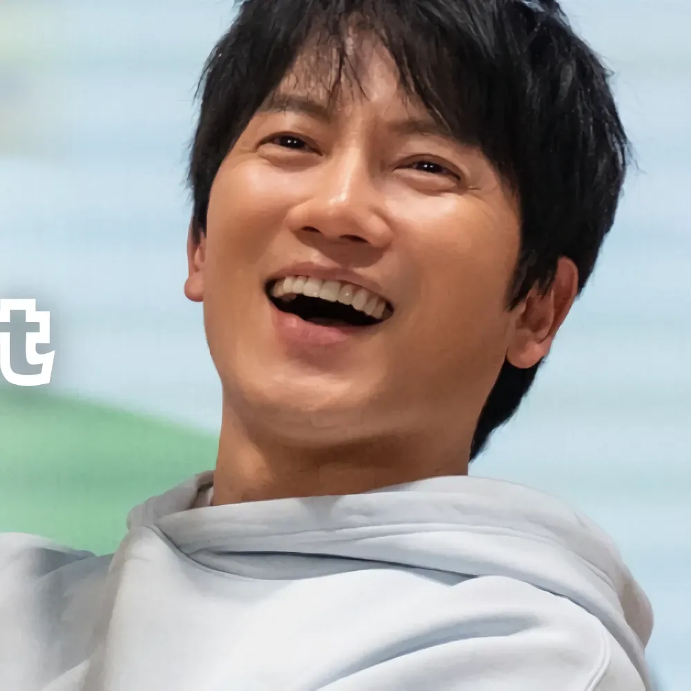 Recent activity shot of Ji Sung