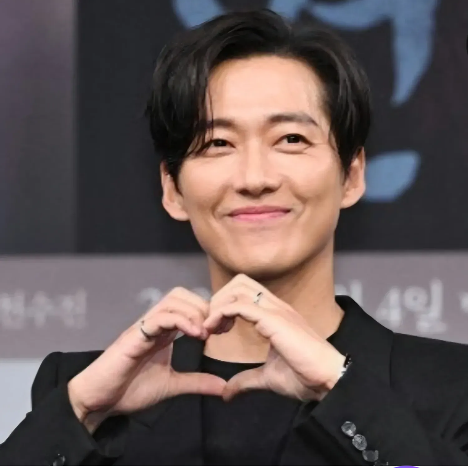 Recent activity shot of Namkoong Min