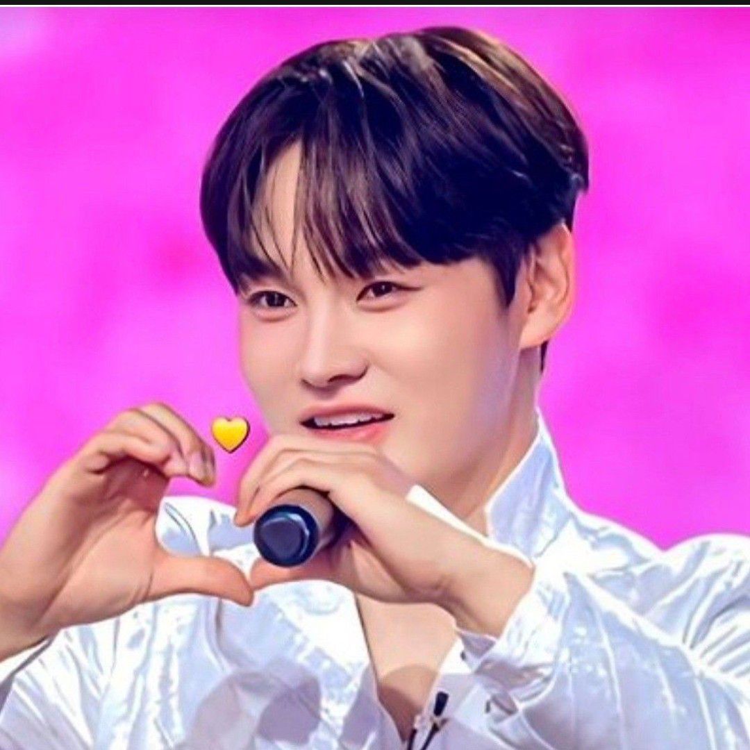 A moment captured by a fan of Park Seojin