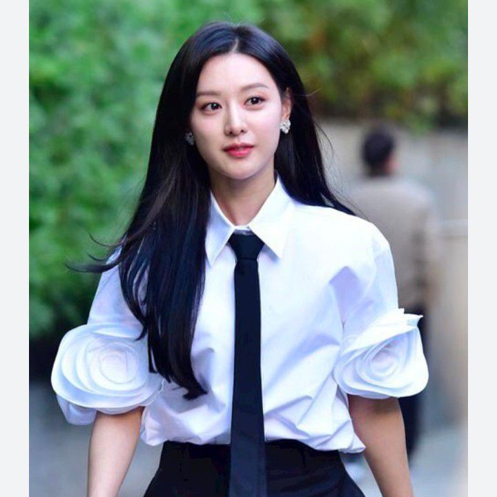 Behind-the-scenes cut of Kim Jiwon