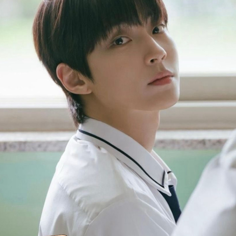 Behind-the-scenes cut of Hwang Inyoup
