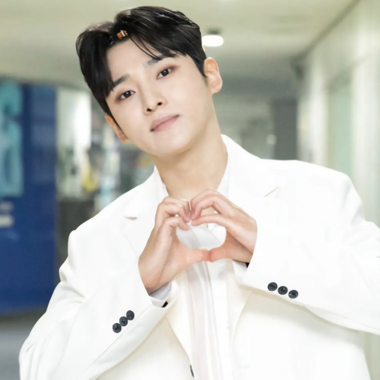 Behind-the-scenes cut of Seong Ri