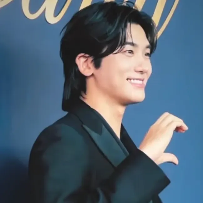 Explosively popular post in Choeaedol Celeb community