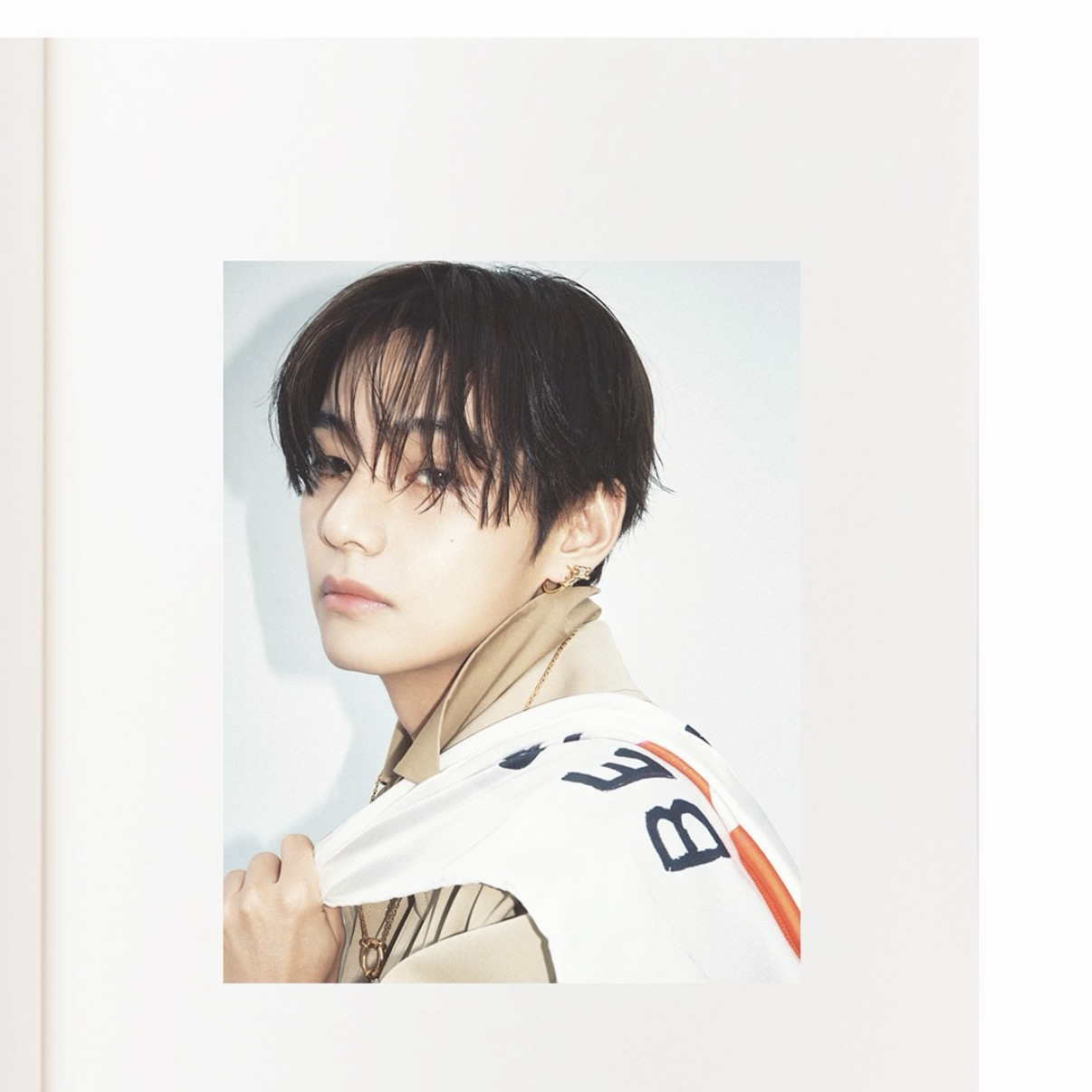 Recent activity shot of Kim Taehyung (V)