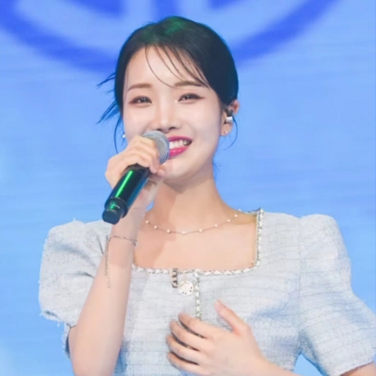 Behind-the-scenes cut of Kim Soyeon (2004)