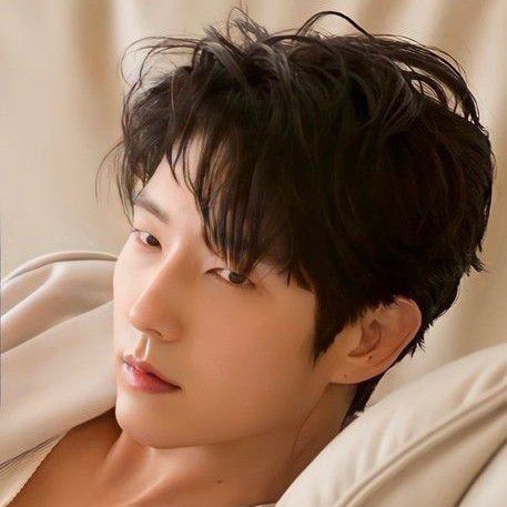 Behind-the-scenes cut of Lee Joongi