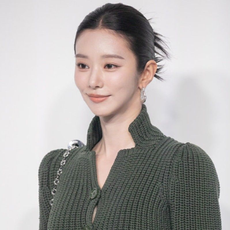 Latest photo of Lee Joobeen