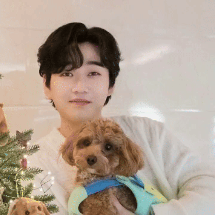 Latest photo of Hwang Youngwoong