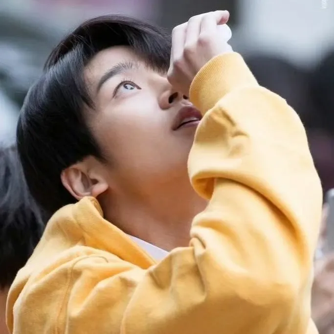 Momen yang diabadikan oleh penggemar Rowoon