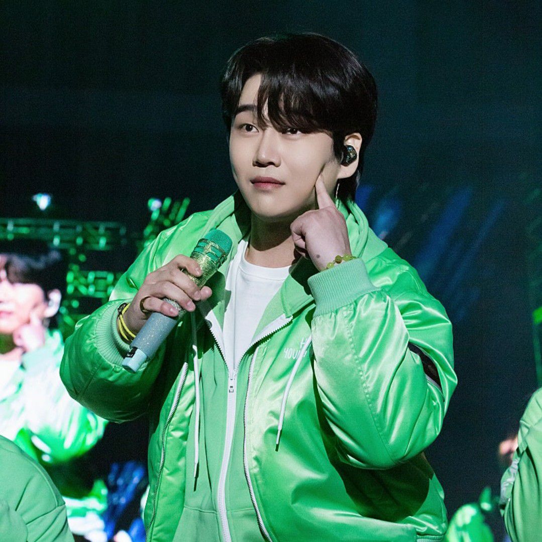 金秀賢的最新照片