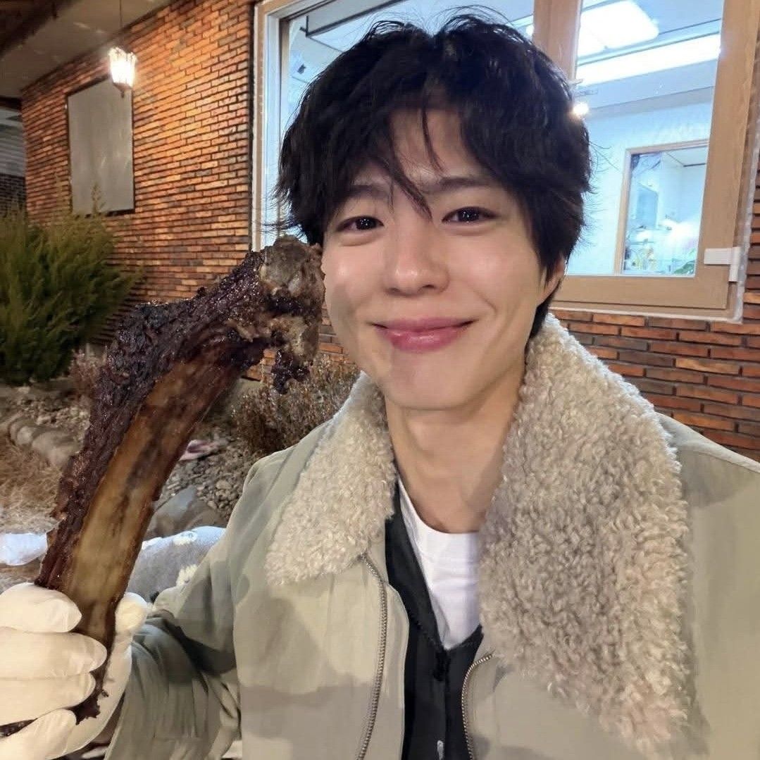 Foto kegiatan terbaru dari Park Bogum