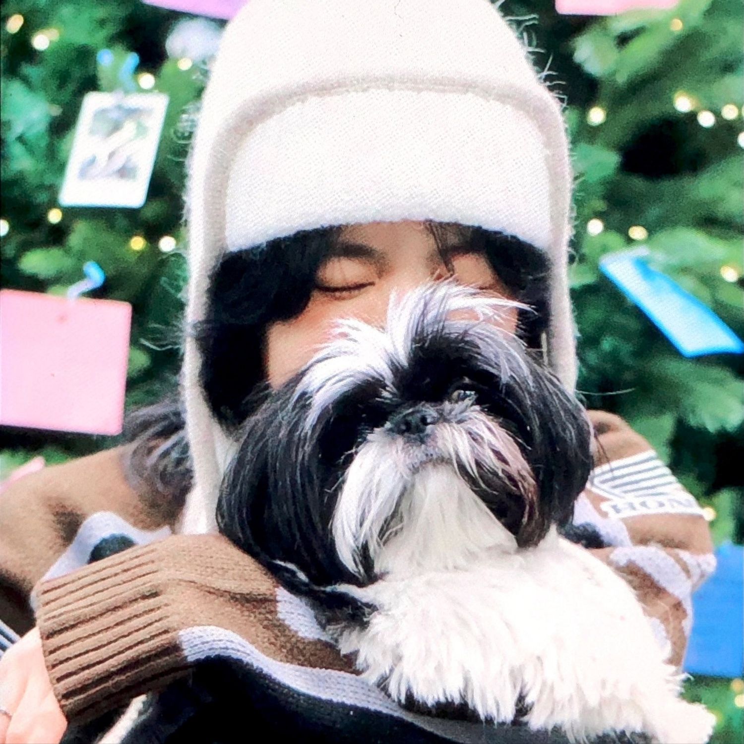 Behind-the-scenes cut of Aiki