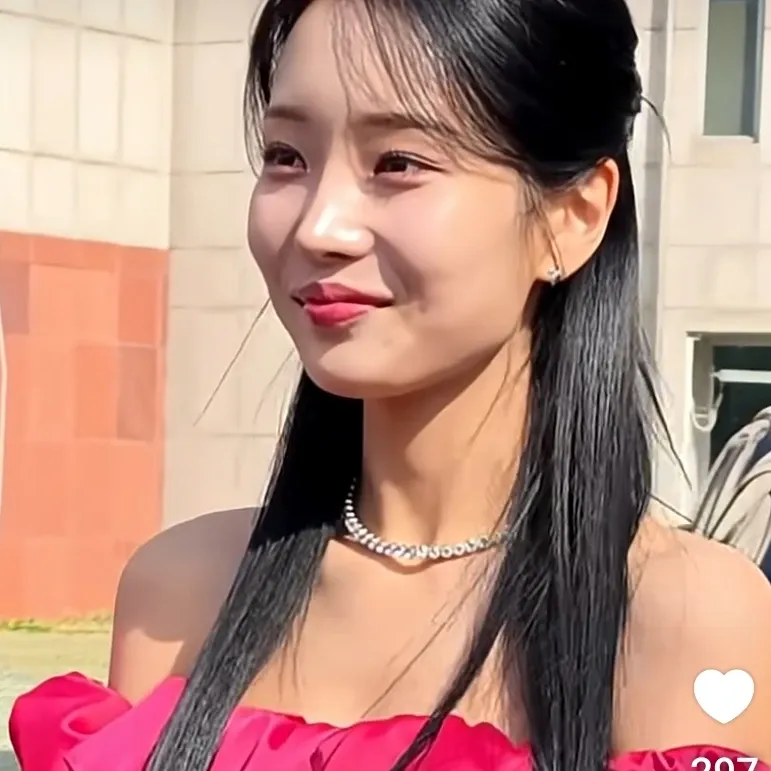 Recent activity shot of Kim Soyeon (2004)