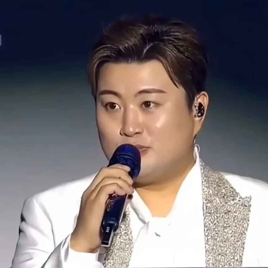 Recent activity shot of Kim Hojoong
