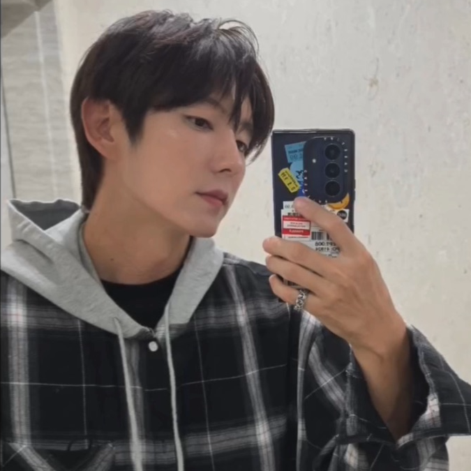 粉絲拍下的李準基瞬間