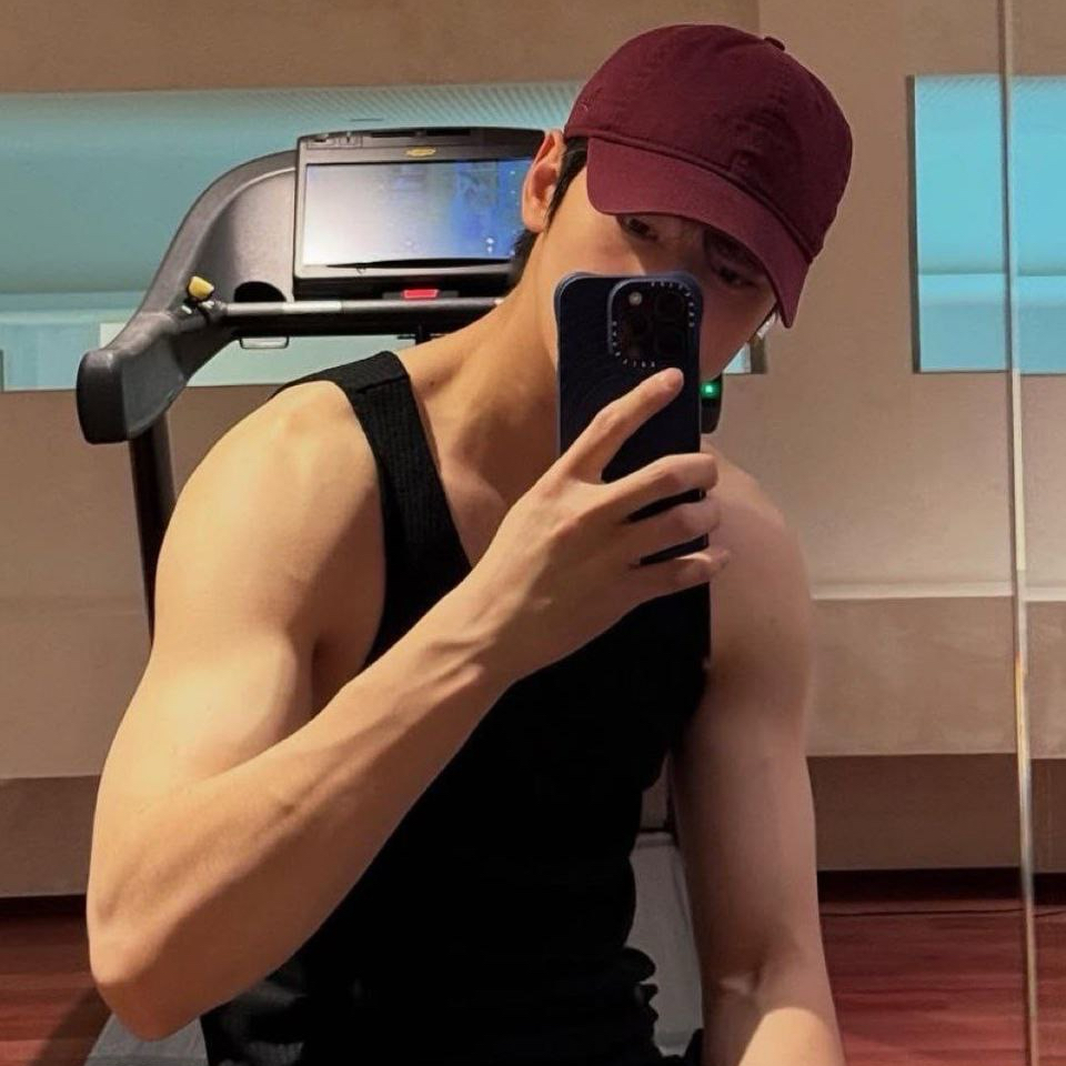 Latest photo of Cha Eunwoo