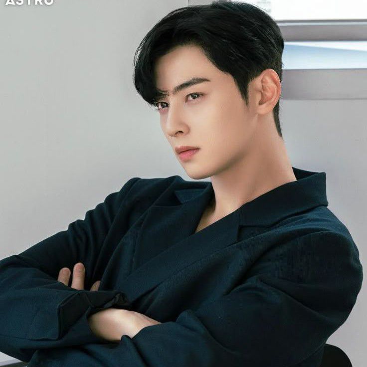 Behind-the-scenes cut of Cha Eunwoo