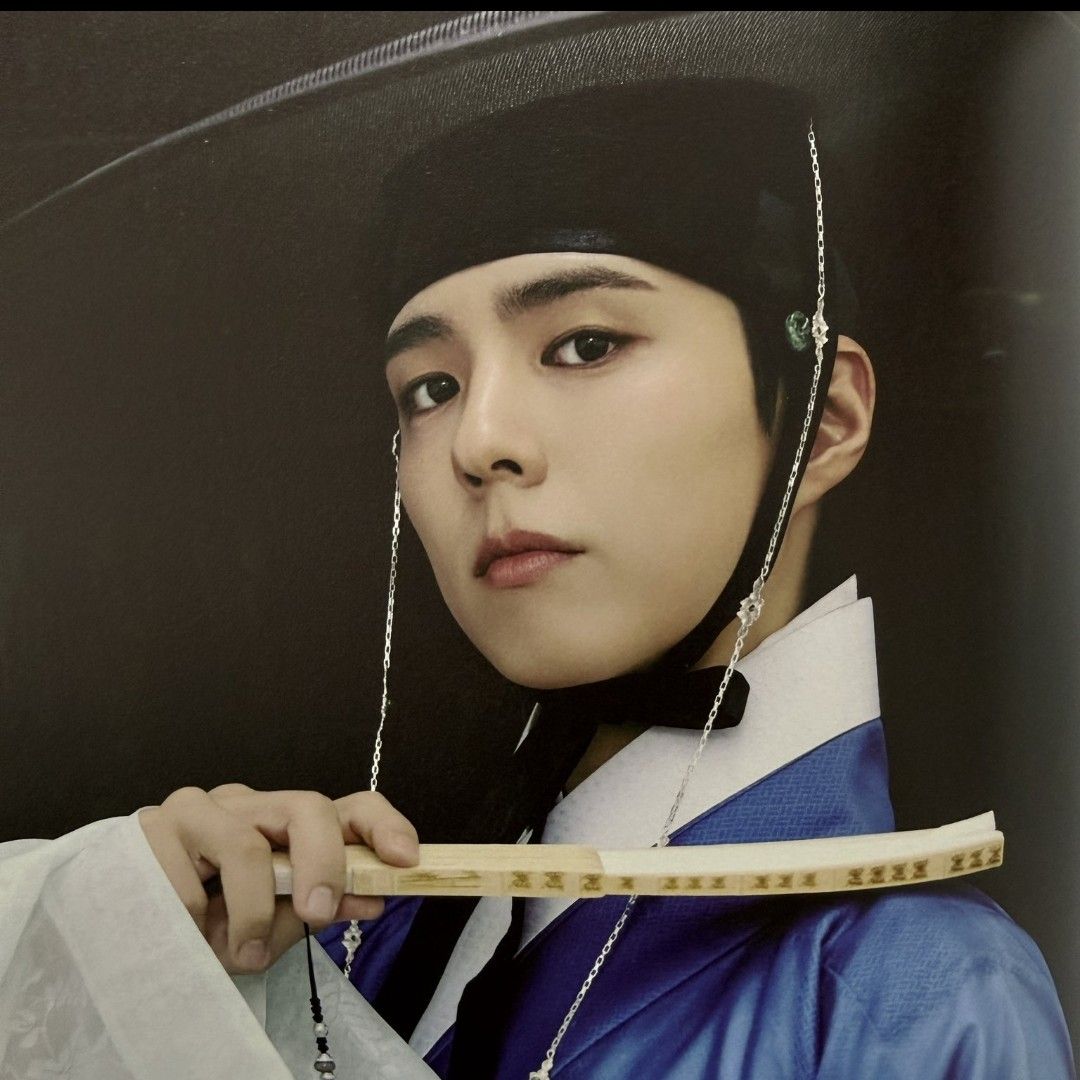 Recent activity shot of Park Bogum