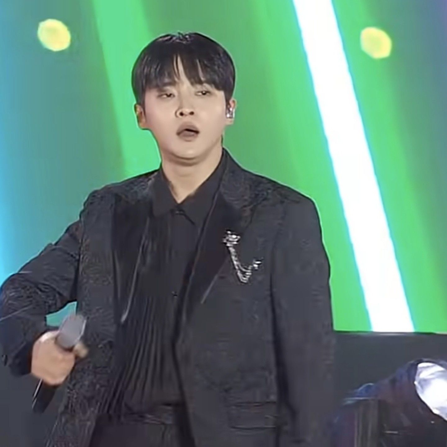 Behind-the-scenes cut of Seong Ri