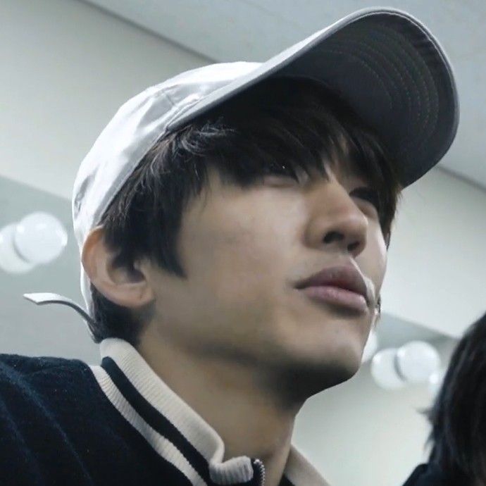 Behind-the-scenes cut of Lee Seungyoon