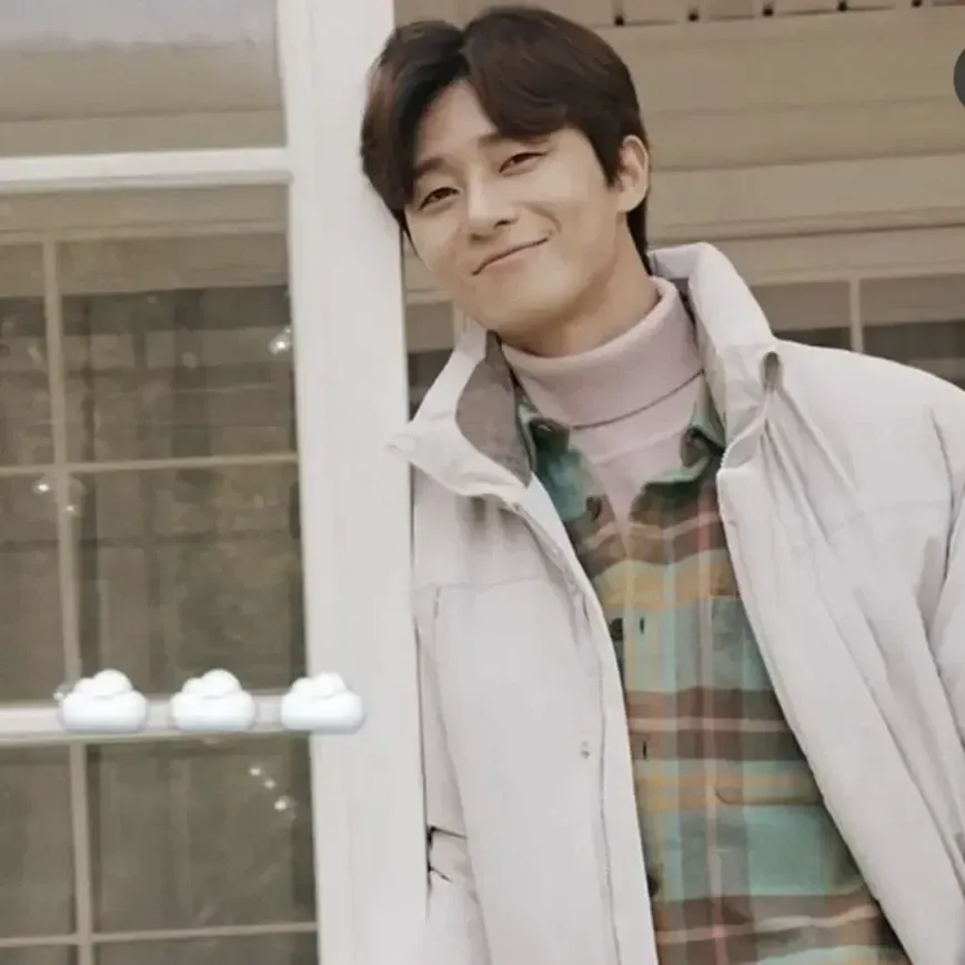 A moment captured by a fan of Park Seojoon