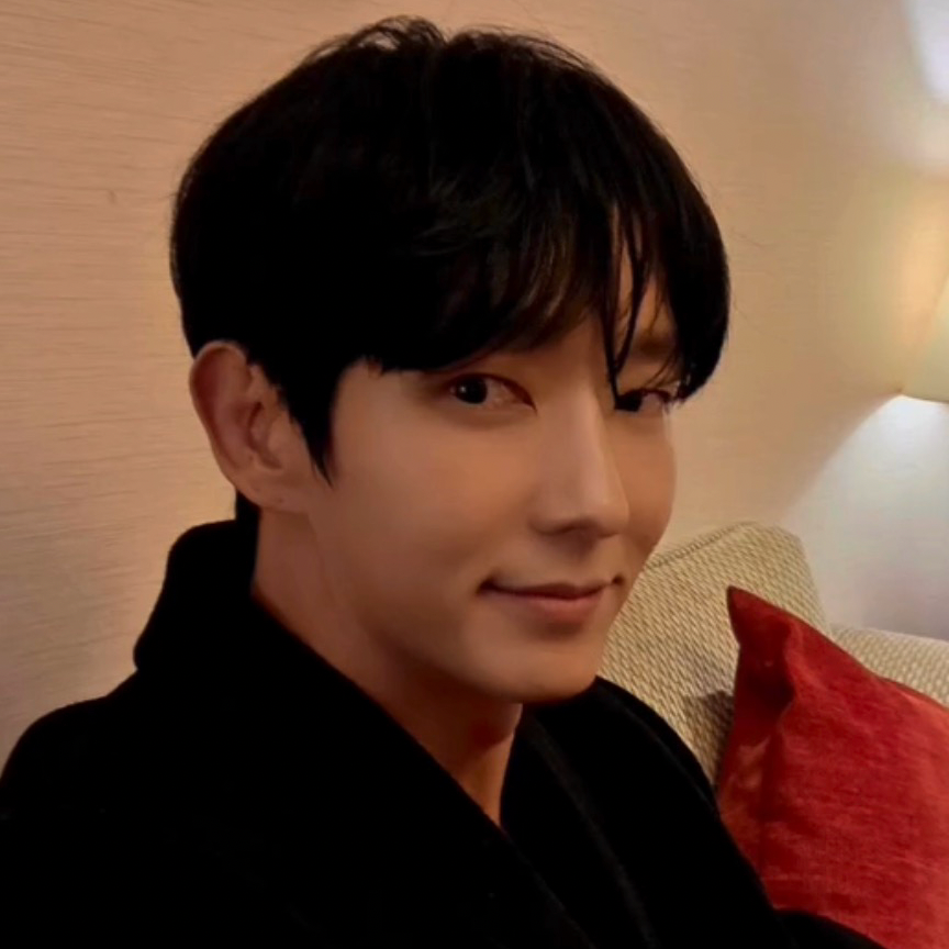Latest photo of Lee Joongi