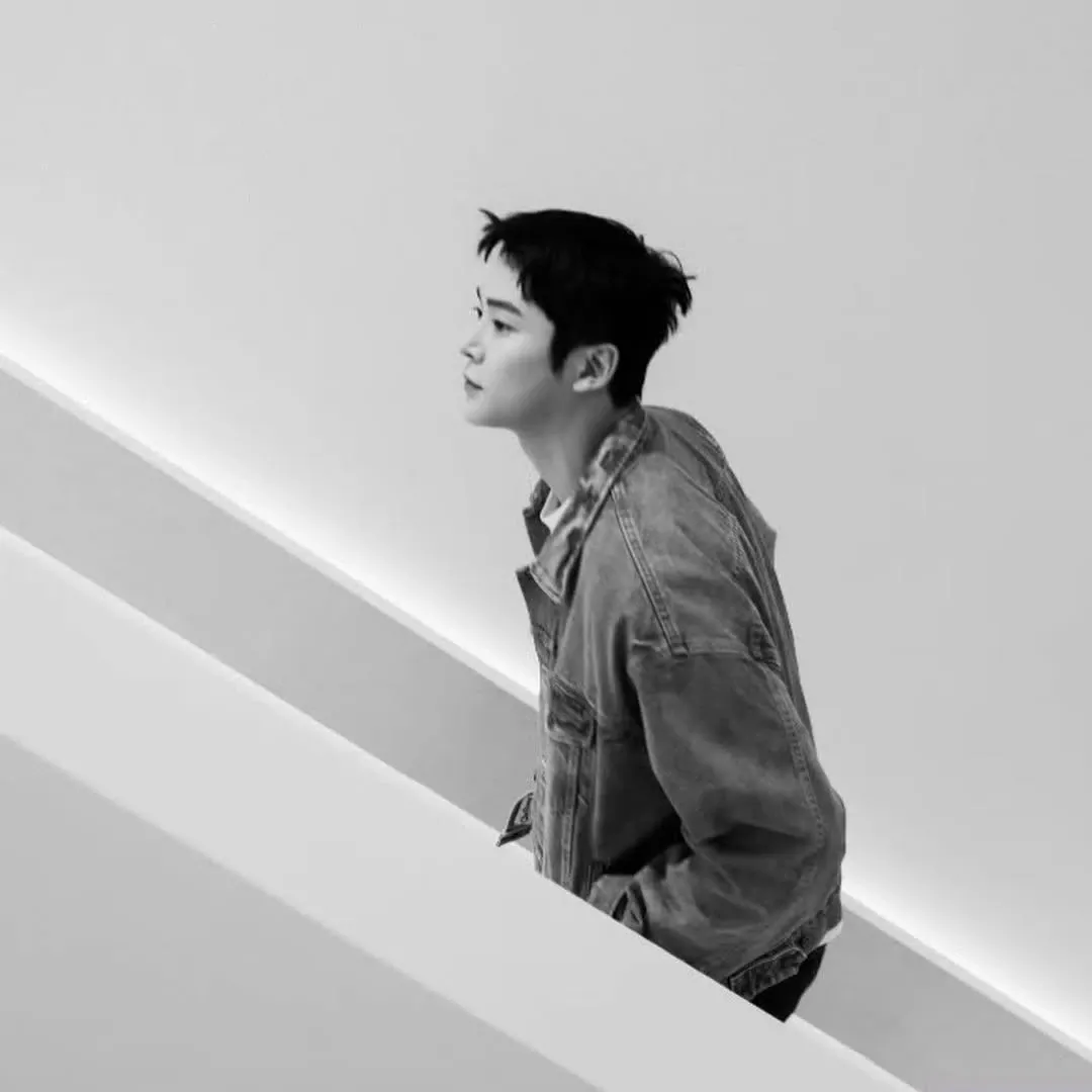 Foto kegiatan terbaru dari Rowoon