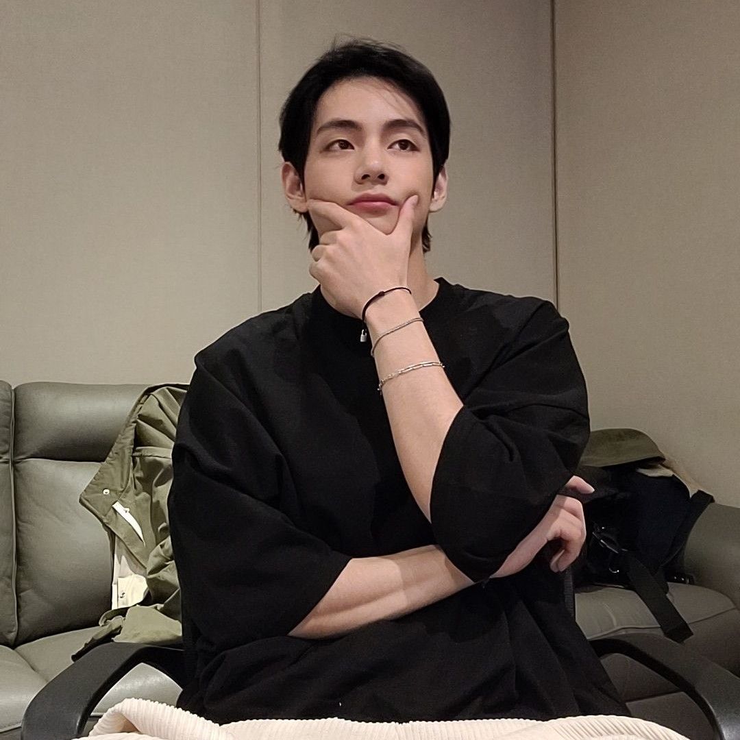 Behind-the-scenes cut of Kim Taehyung (V)